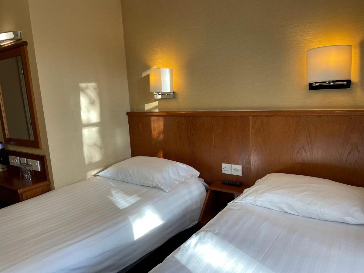 Orchard Hotel 3*
