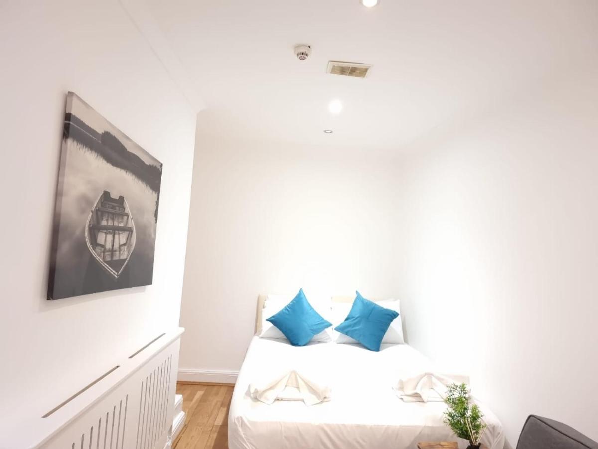 F1-basement Studio Fits 3 Near Paddington Apartment