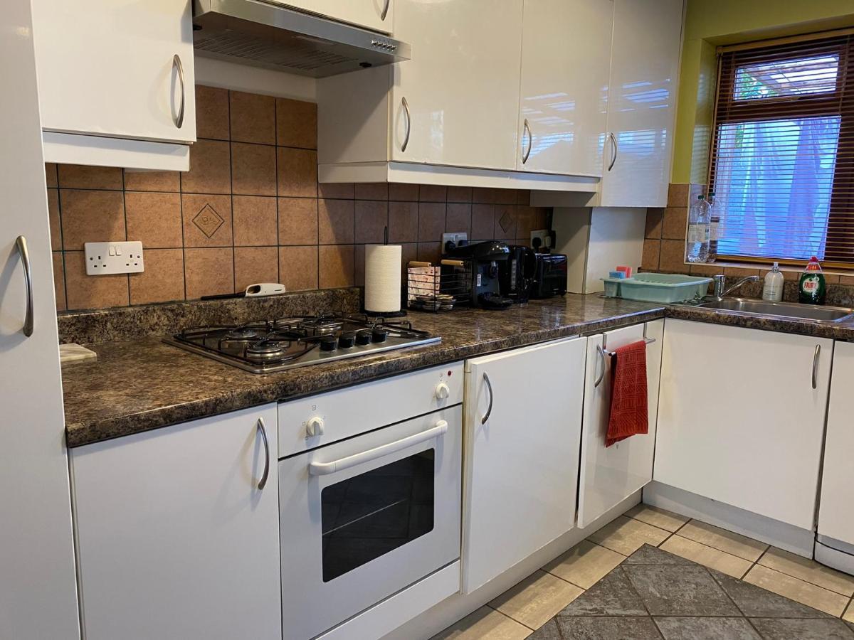Appartement Excel 5min Custom House Station Parking Wifi Sleeps 6 Londen