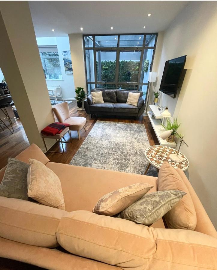 Large American Loft Style Close To Centre Leilighet
