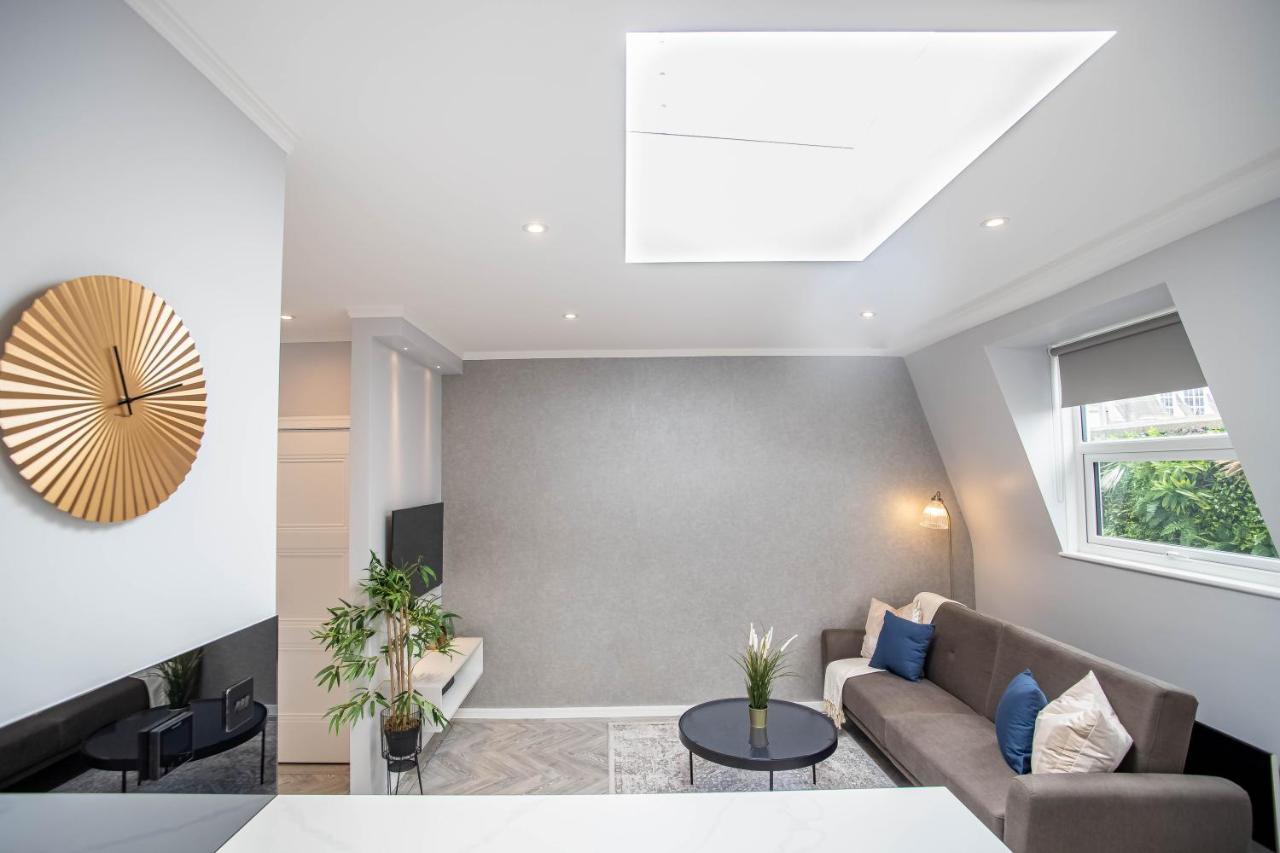 Modern & Chic One Bedroom In Fitzrovia By Sojo London