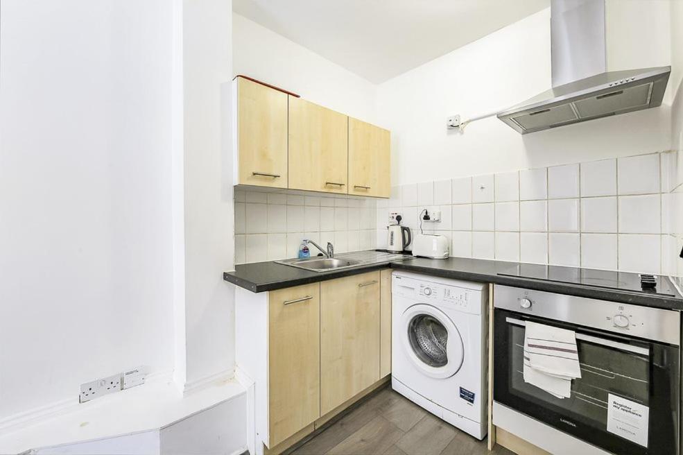 Leilighet Finsbury Park Station Apartment!