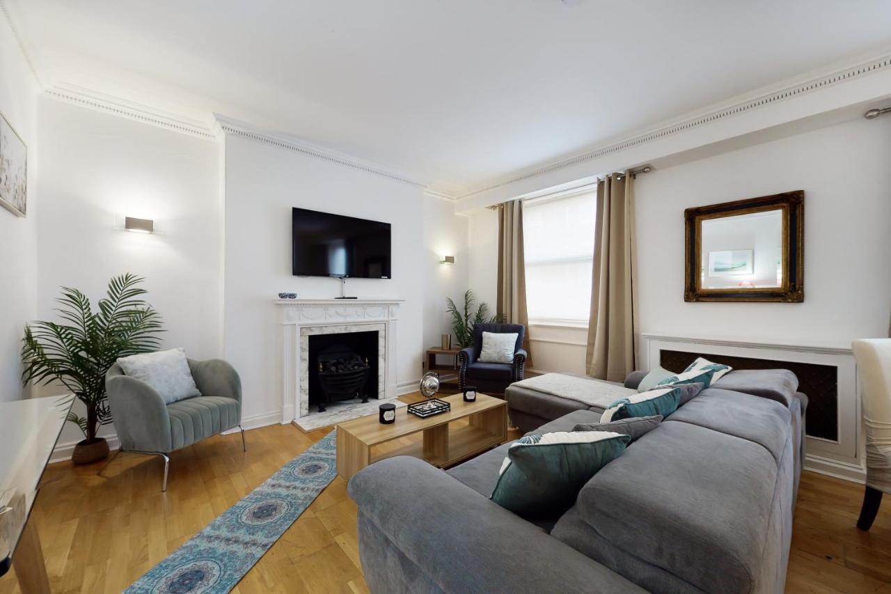 Apartment In Bond Street *