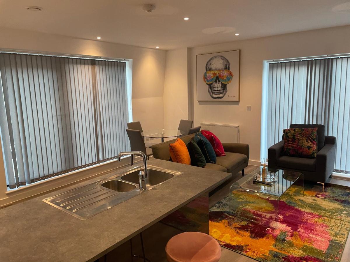 Lovely 2 Bed With Parking