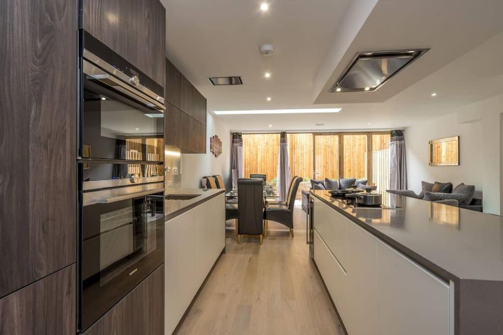 Luxurious & Modern Townhouse In Hammersmith Apartment *