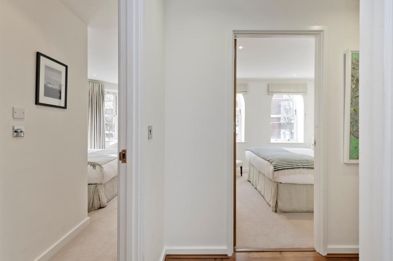 Appartement Veeve - White Lights On Wendle Square Londen