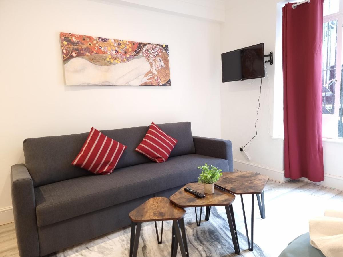 Apartment F23-spacious Studio Fits 4 Near Paddington London