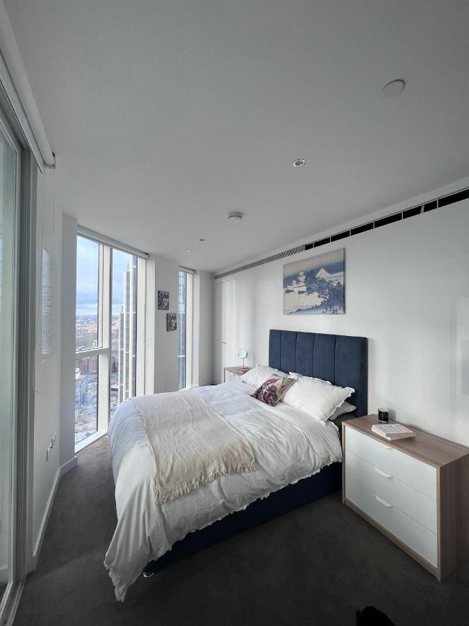 Luxury 2 Bed Flat Close To Victoria Station * Londen