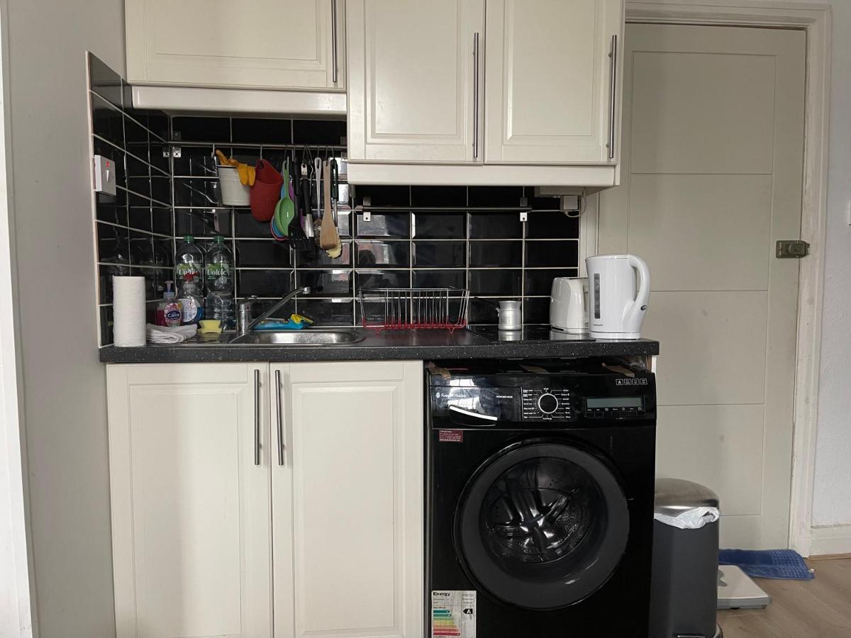 Flat Finchley Rd Nw11 * London