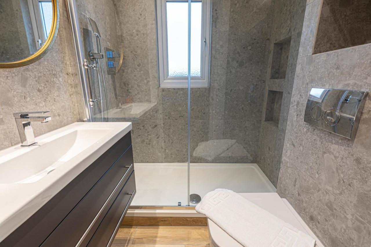 Modern Studio Flat With Balcony On The King's Road In Chelsea, Apartamento *