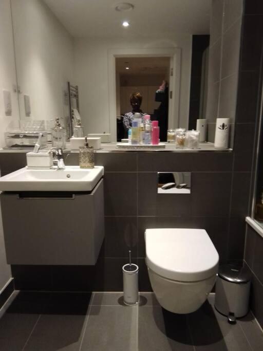 Whole 5 Mins To East Croydon & Concierge * London