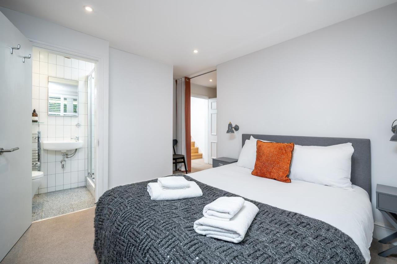 Leilighet Sleek Flat With Communal Courtyard *