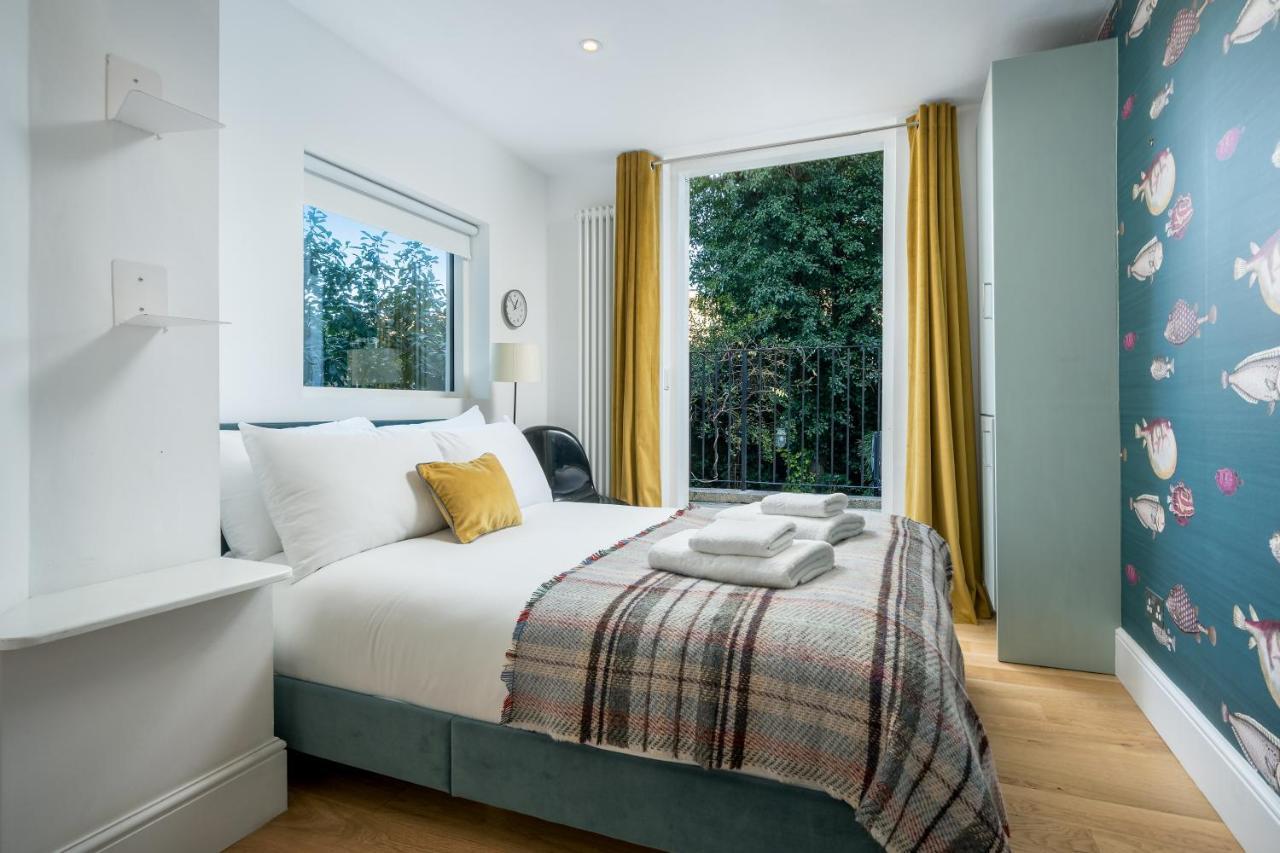 Sleek Flat With Communal Courtyard Leilighet London