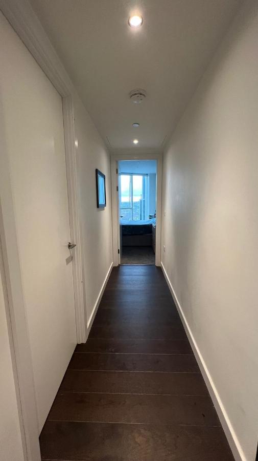 Luxury 2 Bed Flat Close To Victoria Station Apartment *