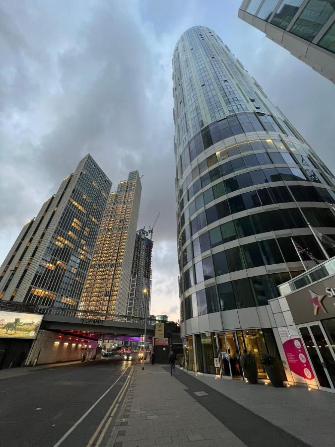 Luxury 2 Bed Flat Close To Victoria Station * Londen