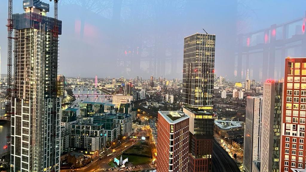 Luxury 2 Bed Flat Close To Victoria Station Apartment *