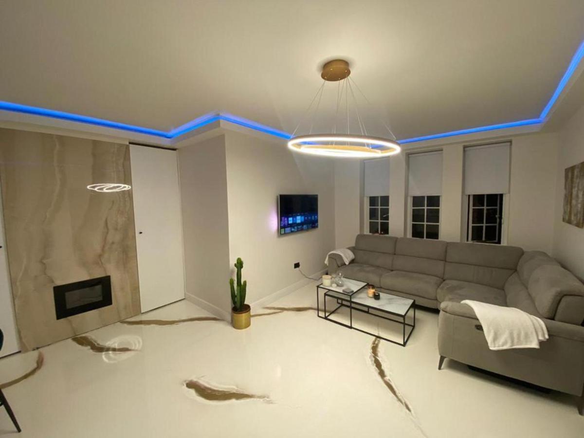 Beautiful And Modern In North Uk
