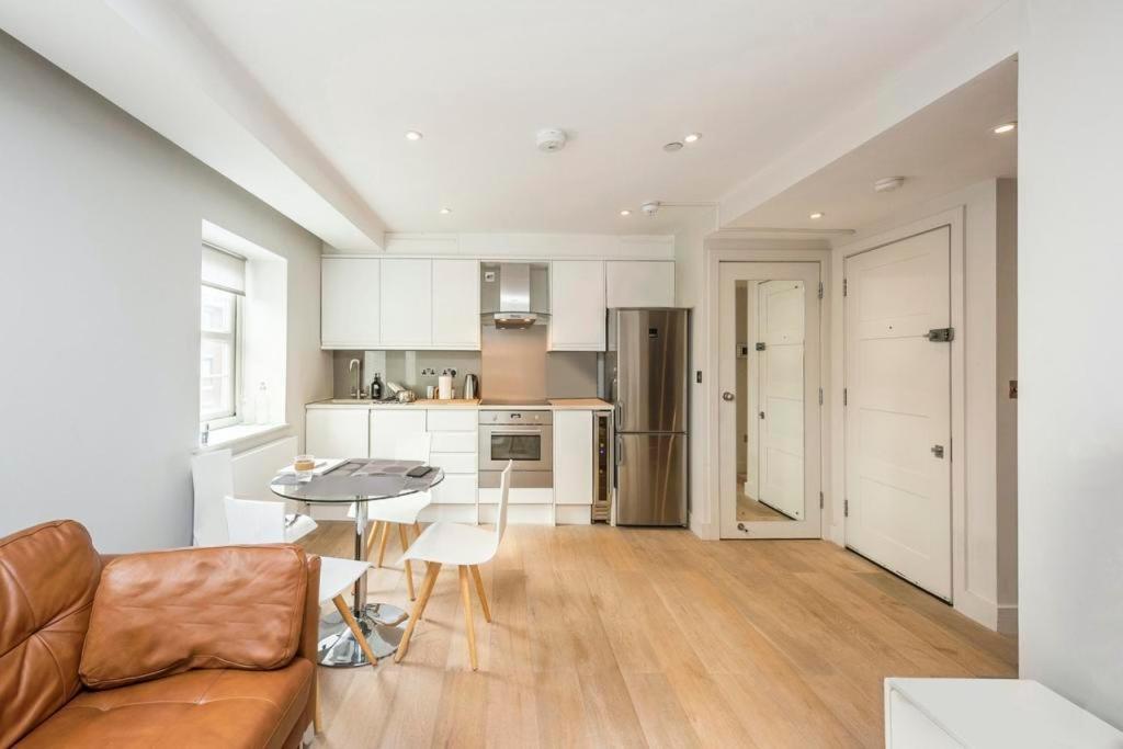 Apartment Cleveland Street By Aeria London