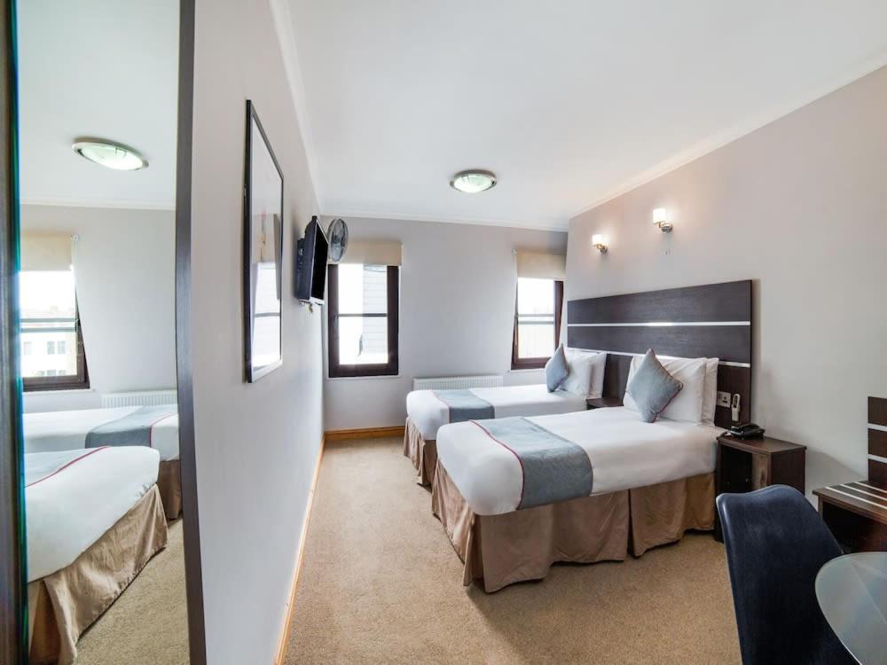 Hotel Epsilon 3*
