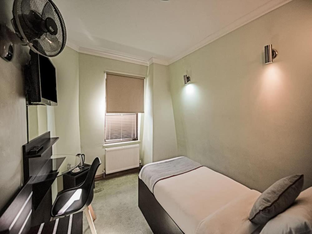 Epsilon 3* London