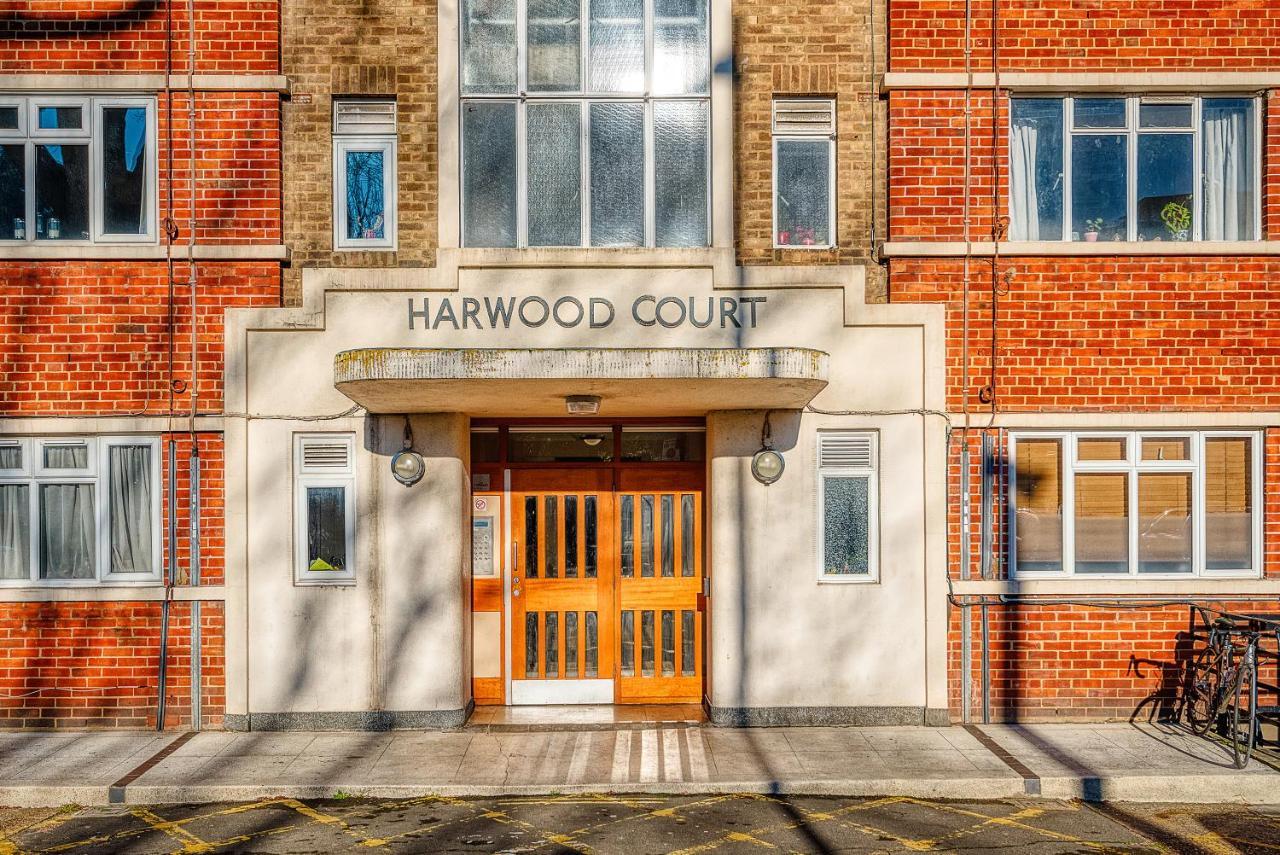 Warm And Welcoming In Putney By Underthedoormat * London