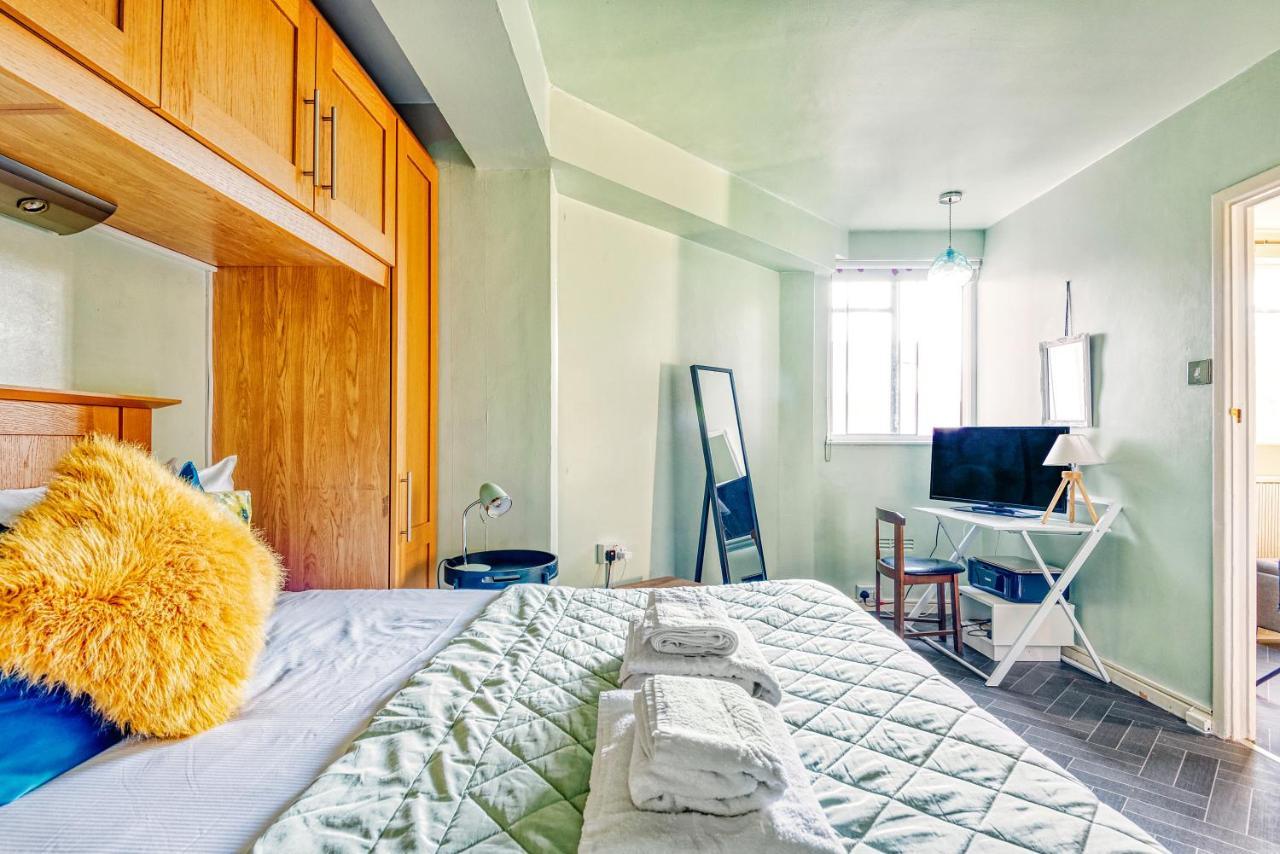 Apartment Warm And Welcoming In Putney By Underthedoormat London