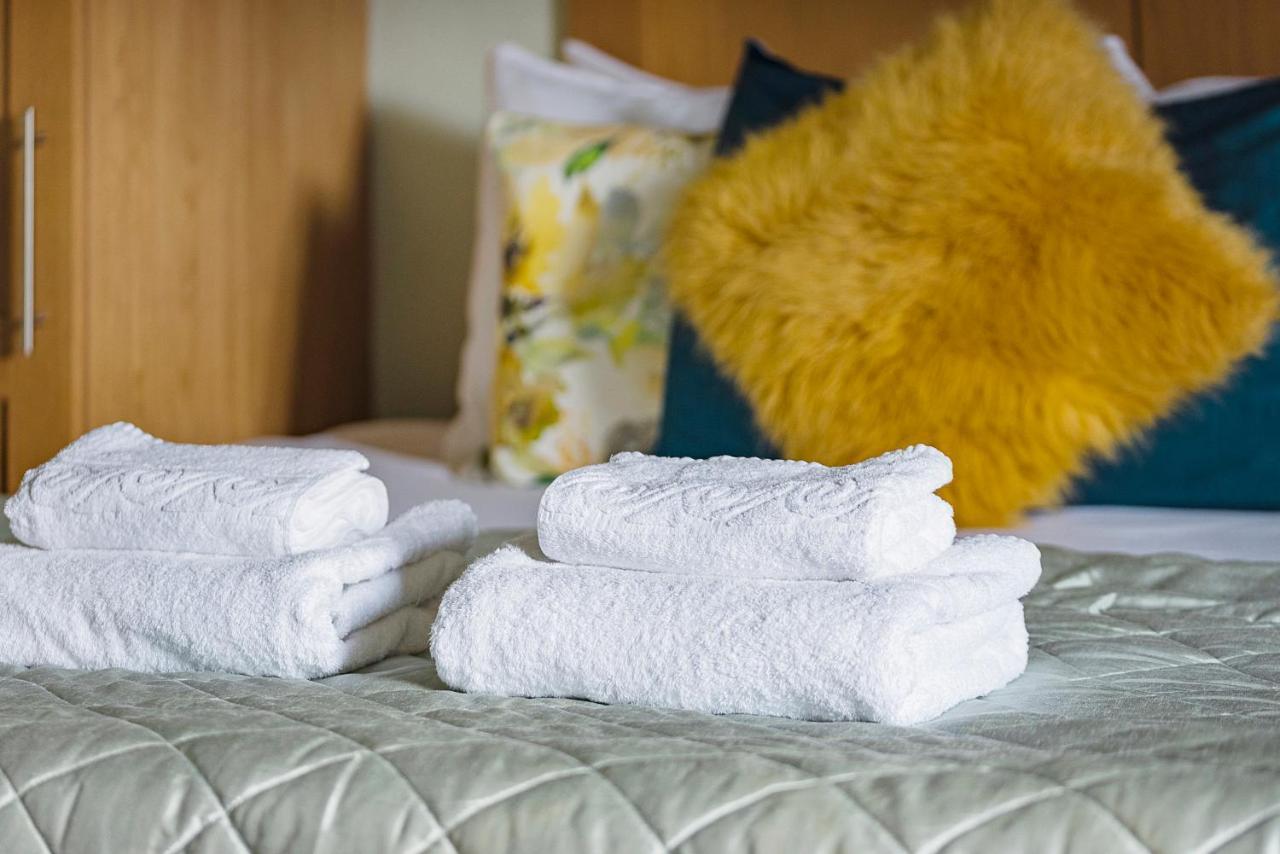 Warm And Welcoming In Putney By Underthedoormat *