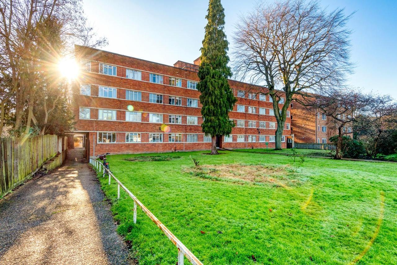 Warm And Welcoming In Putney By Underthedoormat * London