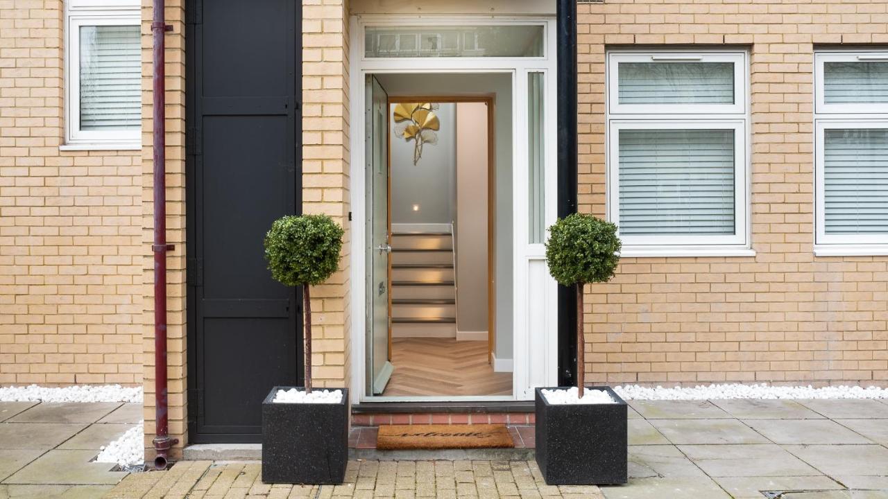 London's Modern Nuance - Battersea * London