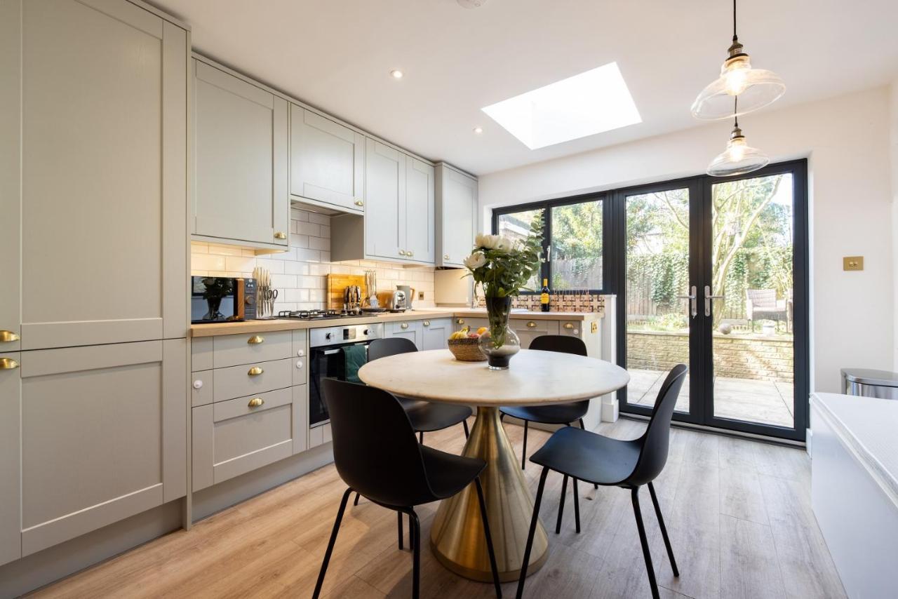 The Richmond Upon Thames Escape - Modern 2bdr Flat With Garden And Parking Leilighet London