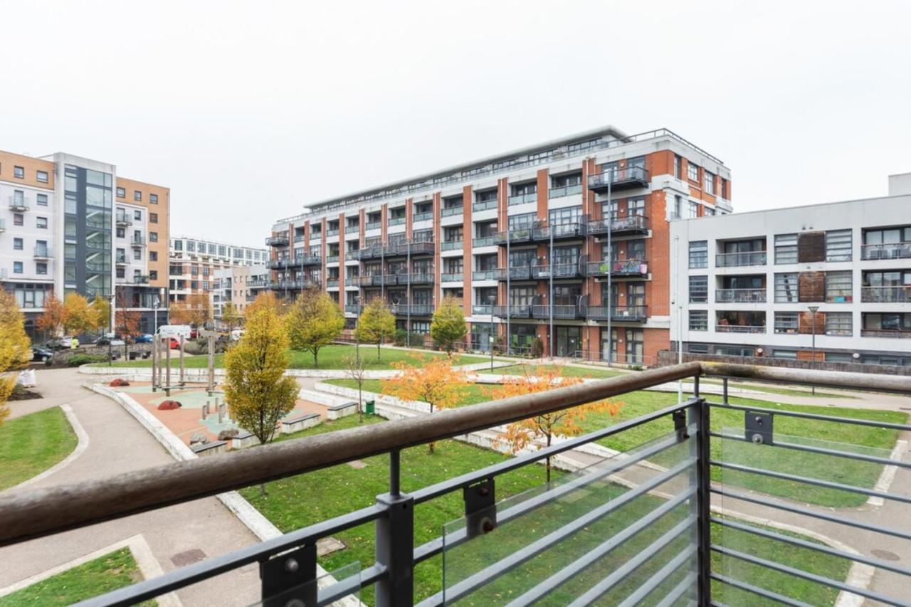 Beautiful 1 Bedroom In Shepherd's Bush * Londen