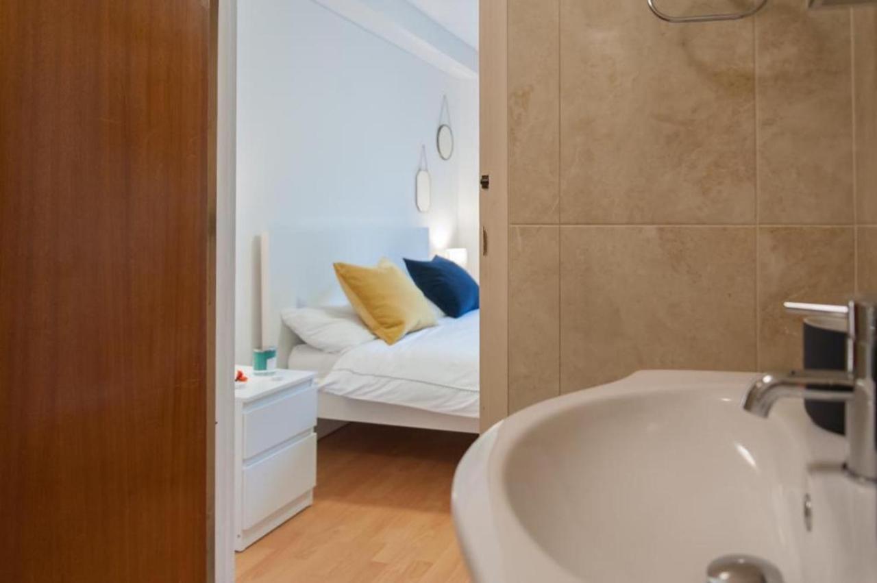 Stylish By Hyde Park Apartment *