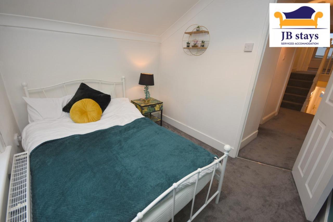 Jb Greenwich, 3 Bed House,ideal For Contractors And Family London