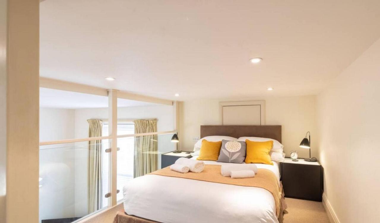 Fabulous Notting Hill Spacious Studio Apartment *