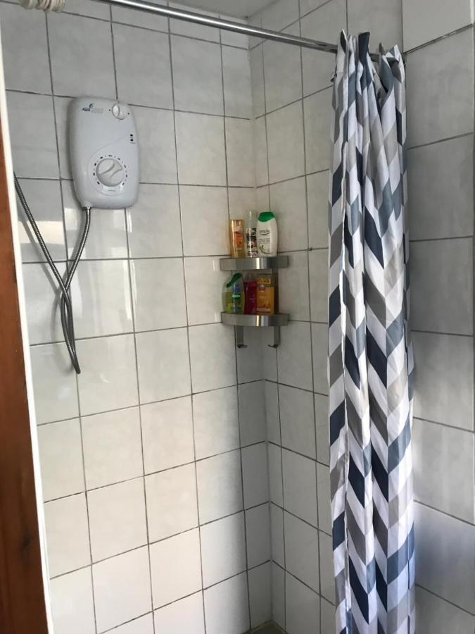 Bubblesbnb- Lovely 1 Bedroom Studio Flat Apartment *