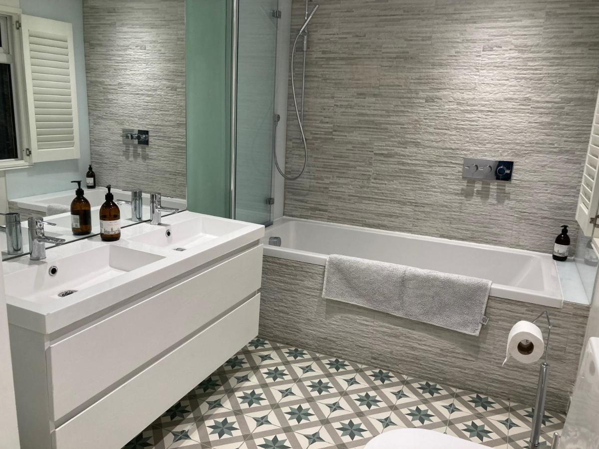 Magnificent House For 6 In Fulham With Back Garden Vakantiehuis Londen