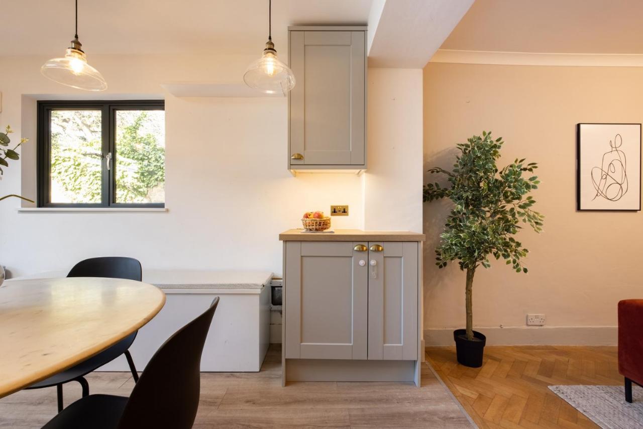 The Richmond Upon Thames Escape - Modern 2bdr Flat With Garden And Parking Leilighet London