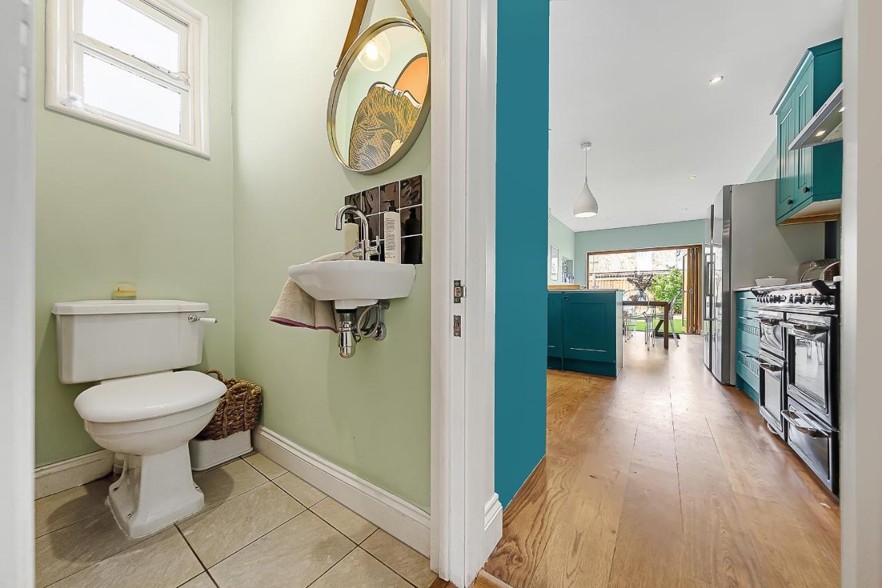 Holiday home Veeve - Clapham Fairytale