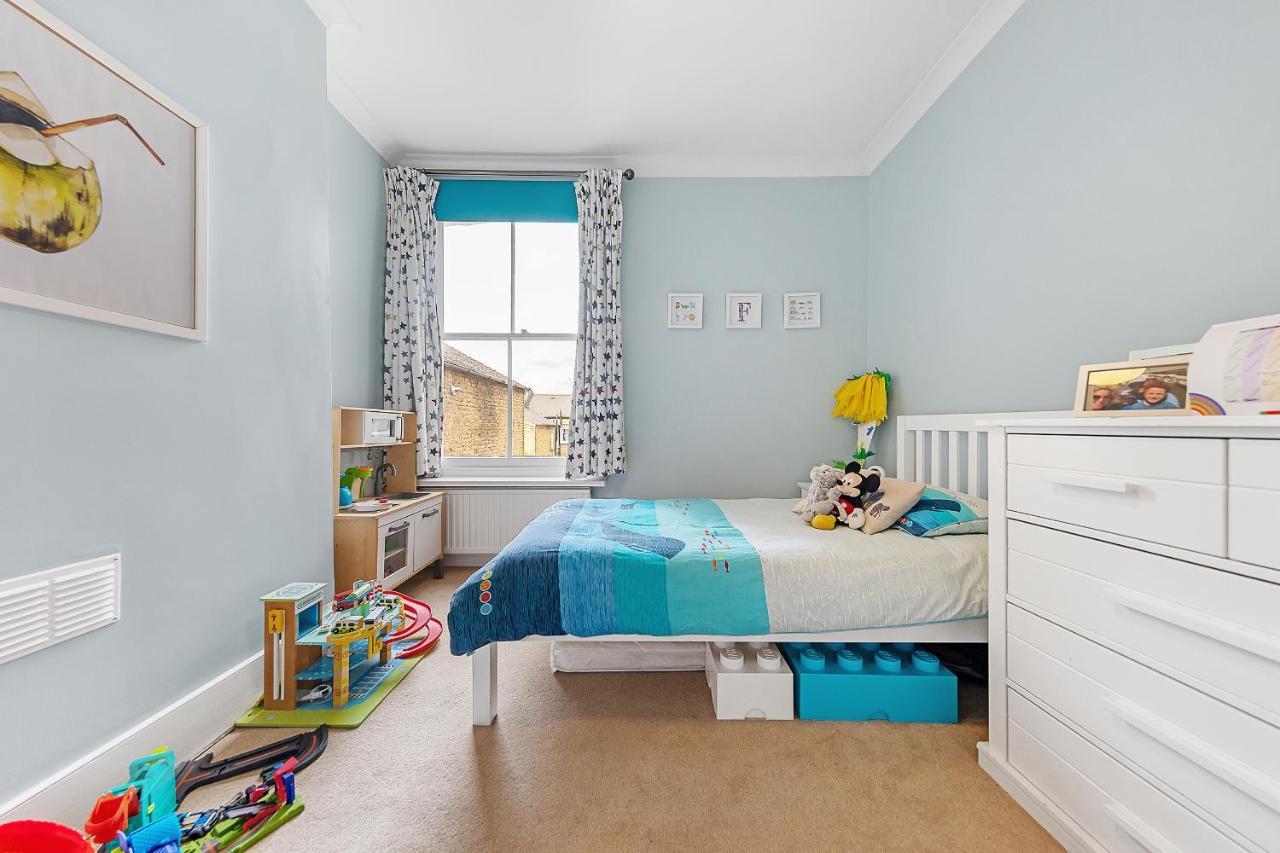 Holiday home Veeve - Clapham Fairytale