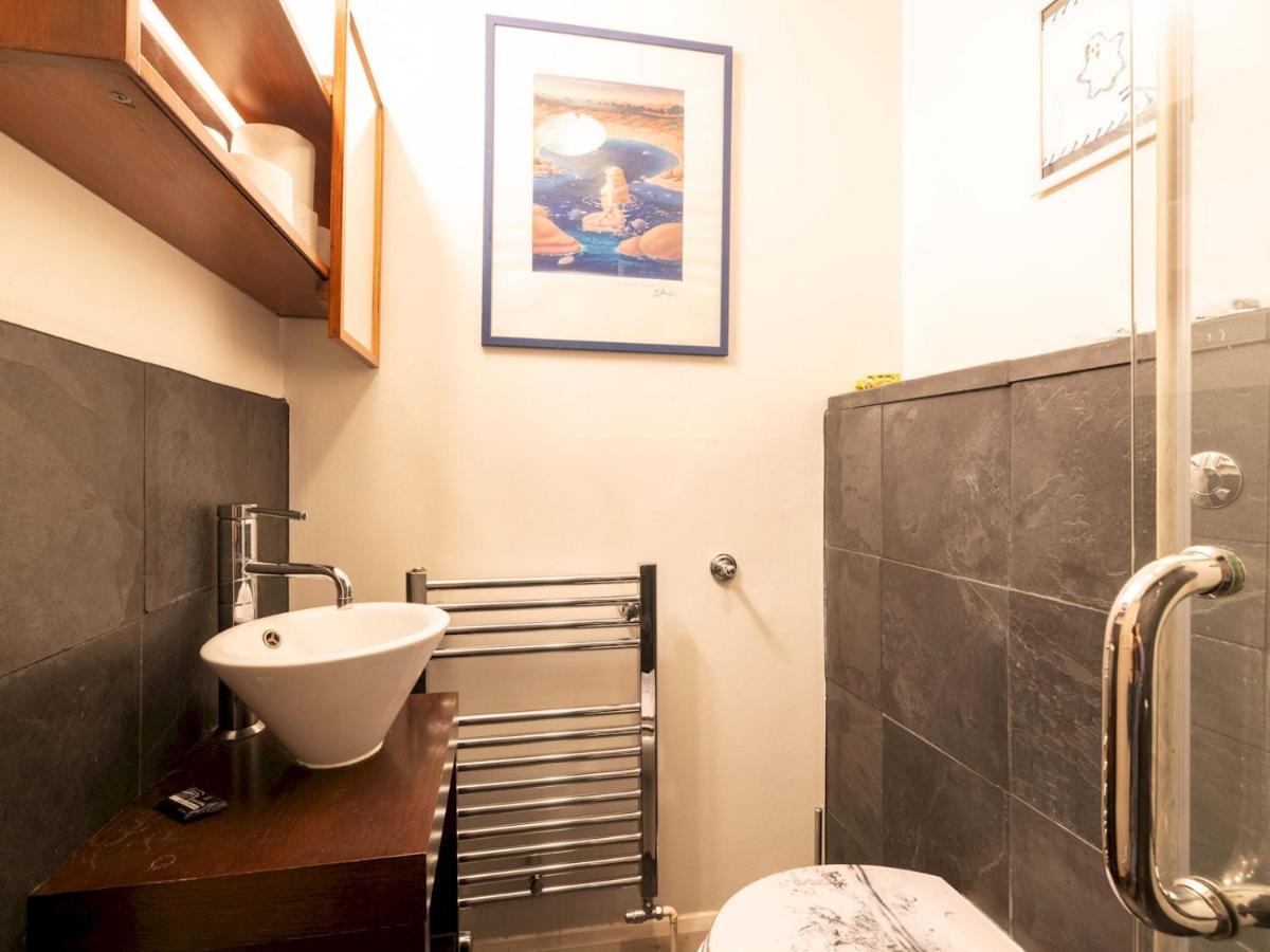Pass The Keys Beautiful Spacious 2-bed In Converted Church