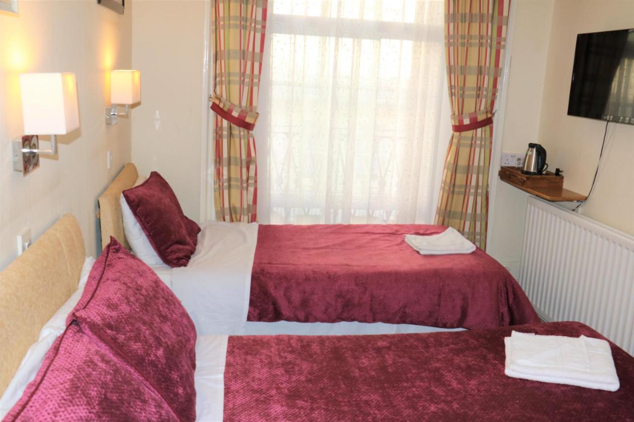 Barry House Guest house 3*
