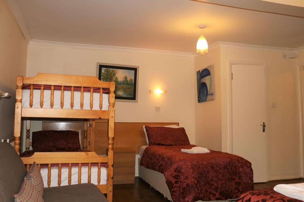 Barry House Guest house 3*