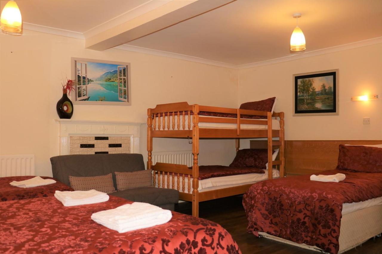 Guest house Barry House 3*