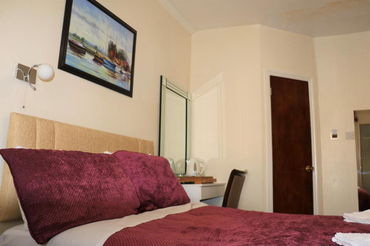 Guest house Barry House 3*