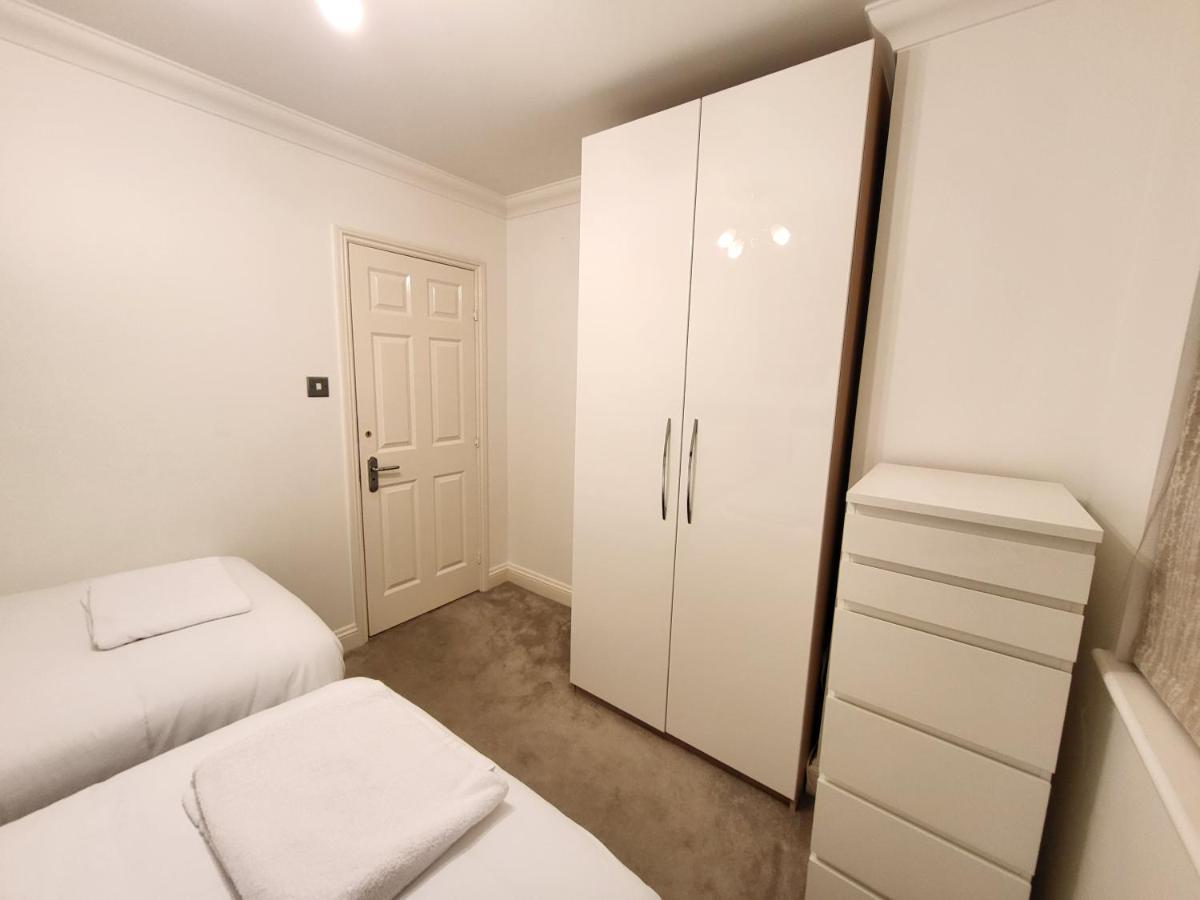 Garland Stylish 2 Bedroom A Minute Walk From Station Apartamento *