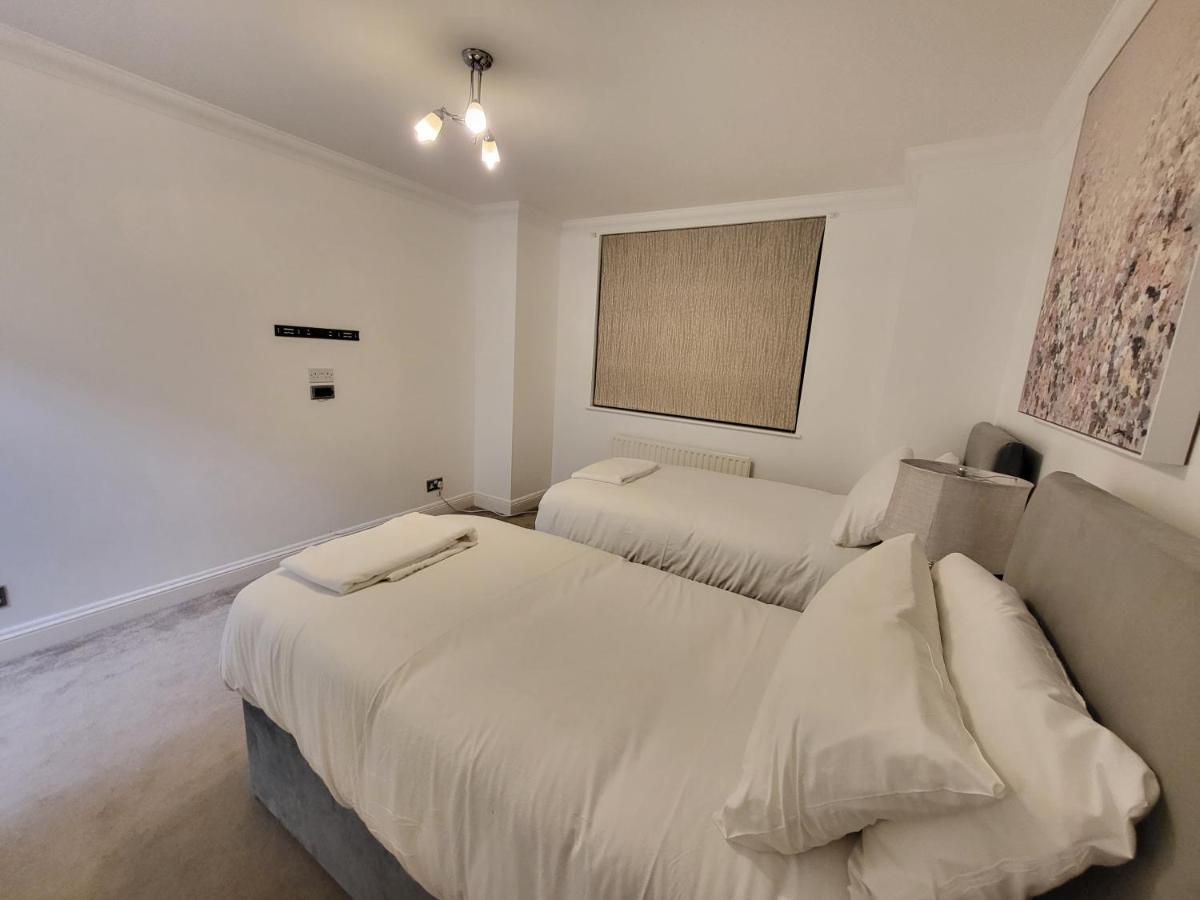 Garland Stylish 2 Bedroom A Minute Walk From Station Apartamento *