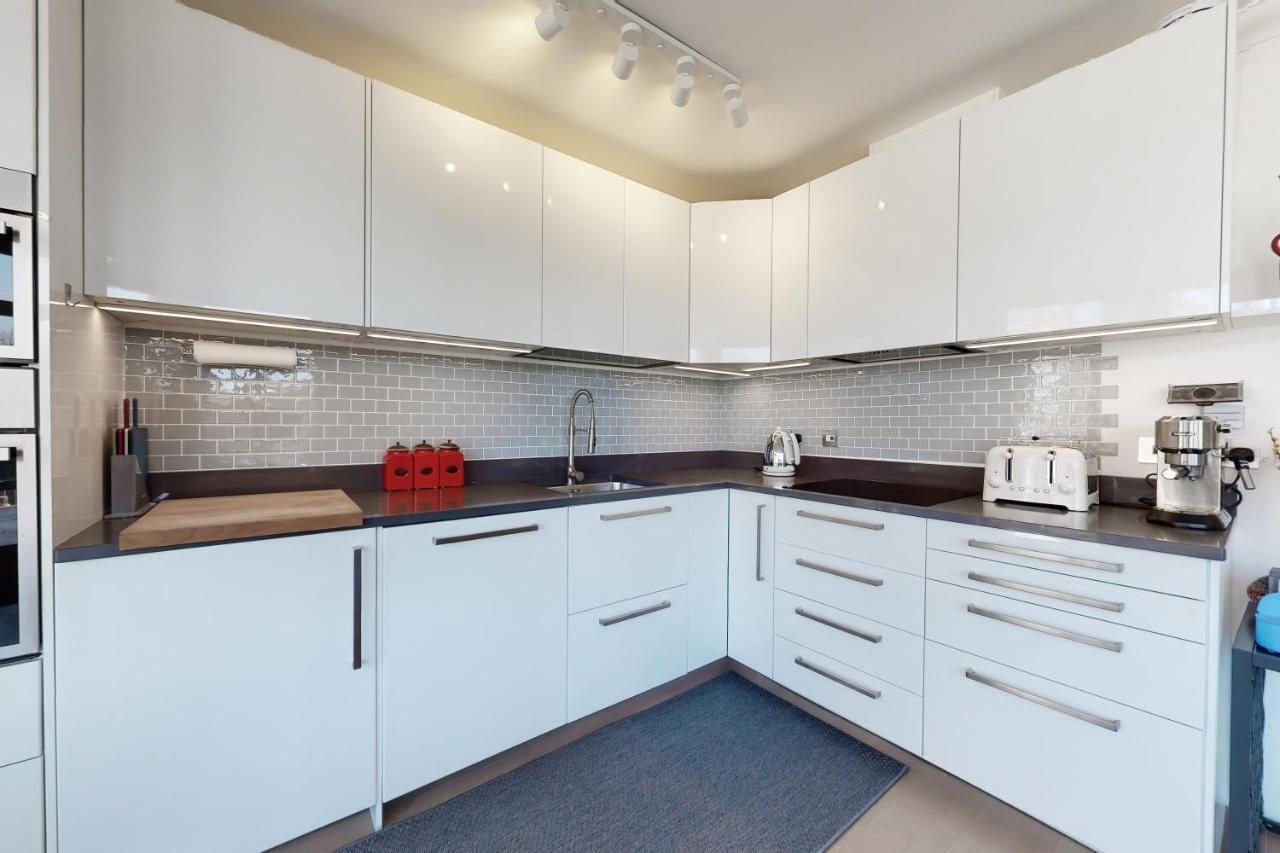 Spacious 1bed Flat In Stoke Newington Londen