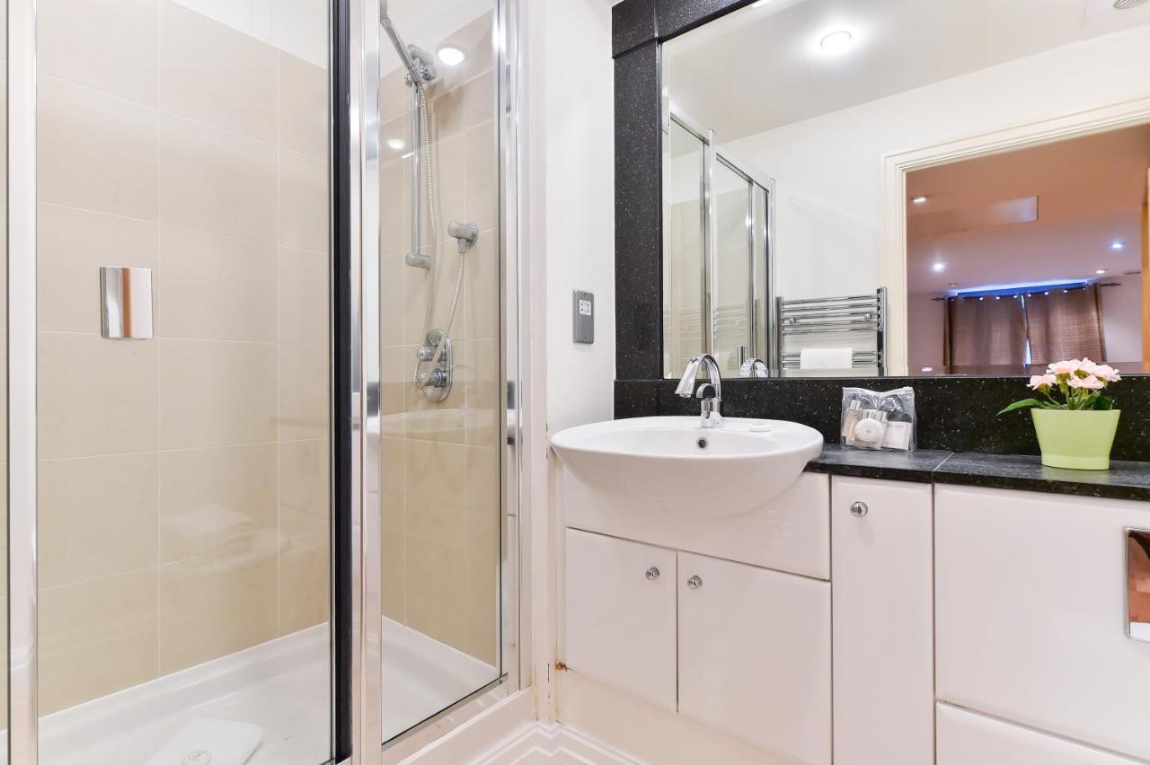 Apartment Paddington Gardens London