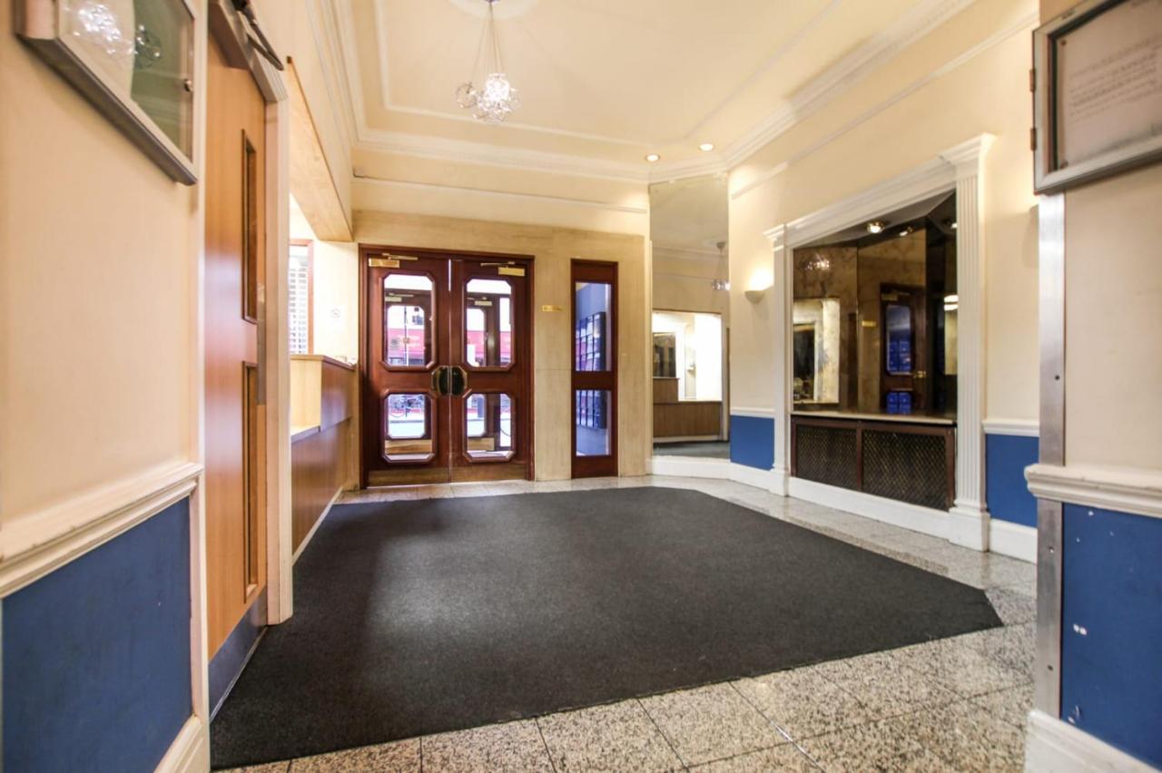 Rare Gem Close To Transport Links London