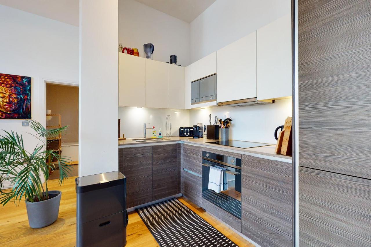 Apartment Luxury Spacious 1 Bed Loft In Claphambrixton Area *